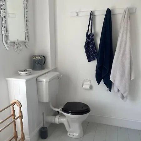 The Moorings - Just A Few Metres From The Sea! Holiday home Padstow