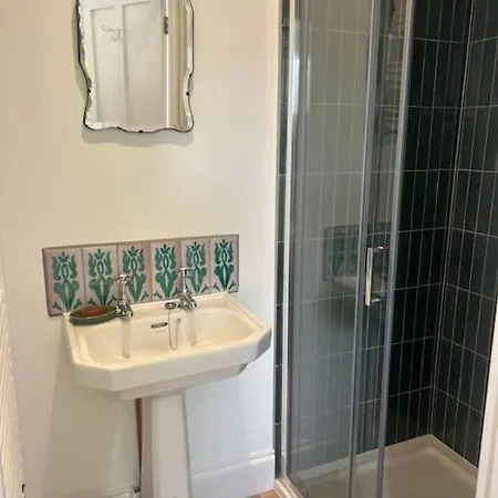 The Moorings - Just A Few Metres From The Sea! Holiday home Padstow