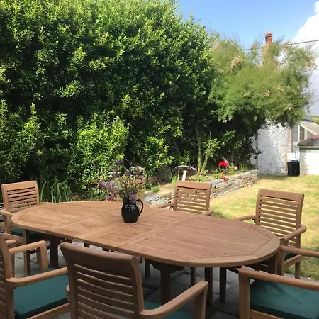 The Moorings - Just A Few Metres From The Sea!