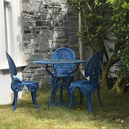 The Moorings - Just A Few Metres From The Sea!