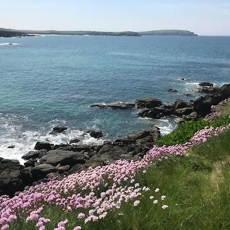 The Moorings - Just A Few Metres From The Sea! * Padstow